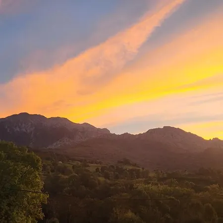 La Casa De La Vega Arenas De Cabrales